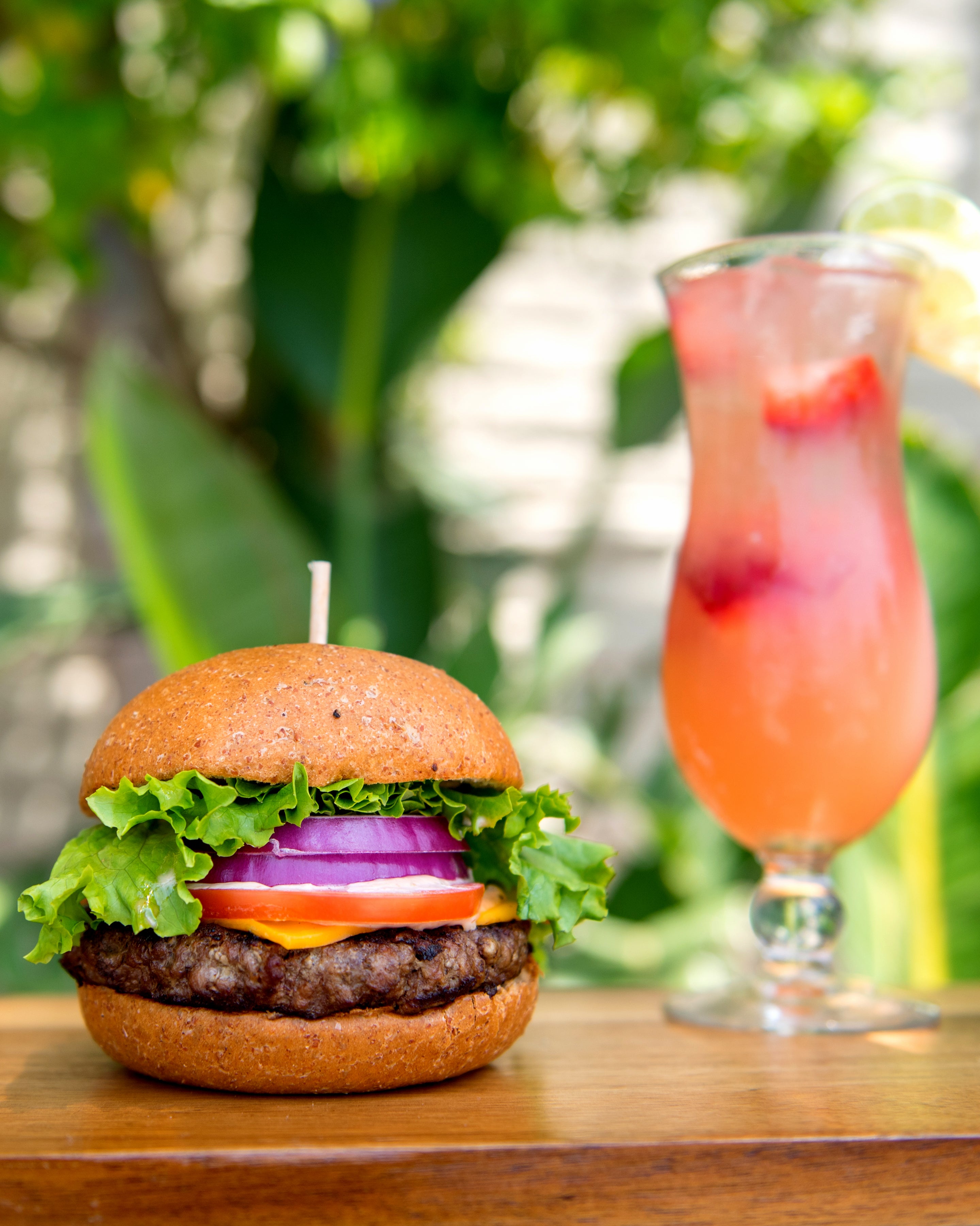 Calli Burger Cali Burger – California Grill & Bar
